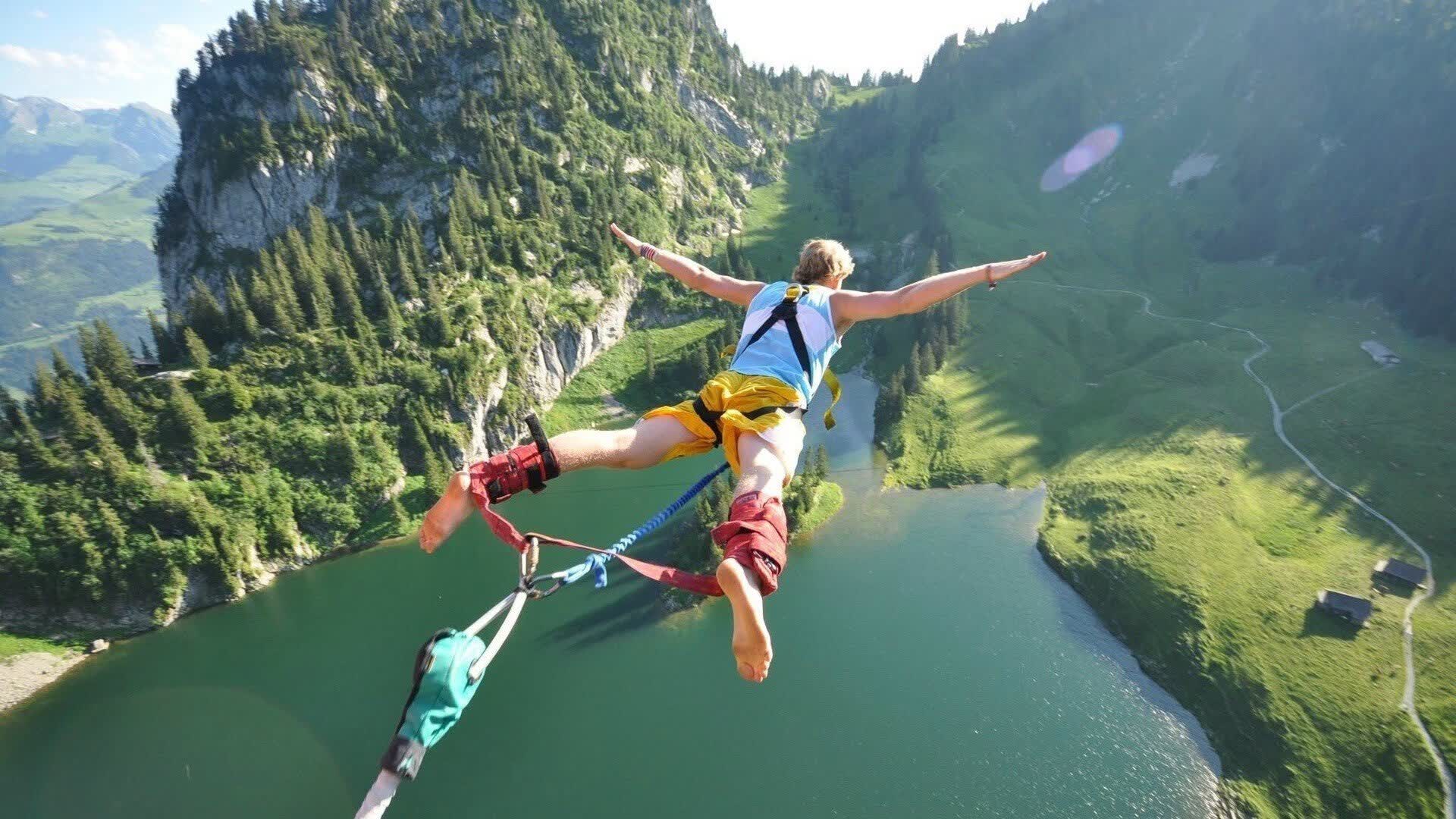 孙兴慜点球引热议，效率典范还是取巧争议？|米兰app
